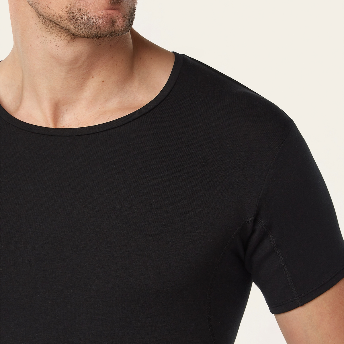 Crewneck sweat-proof undershirt black