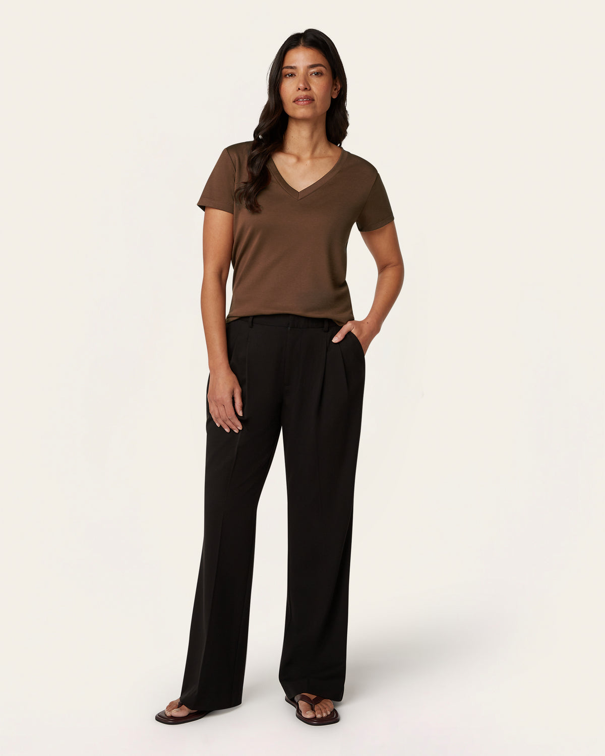 Interlock V-neck Slim Fit T-shirt - Brown